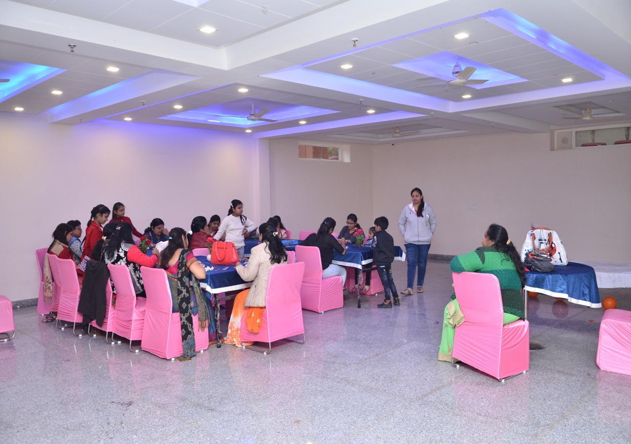 Regal Hotel And Restaurant Mathura Esterno foto