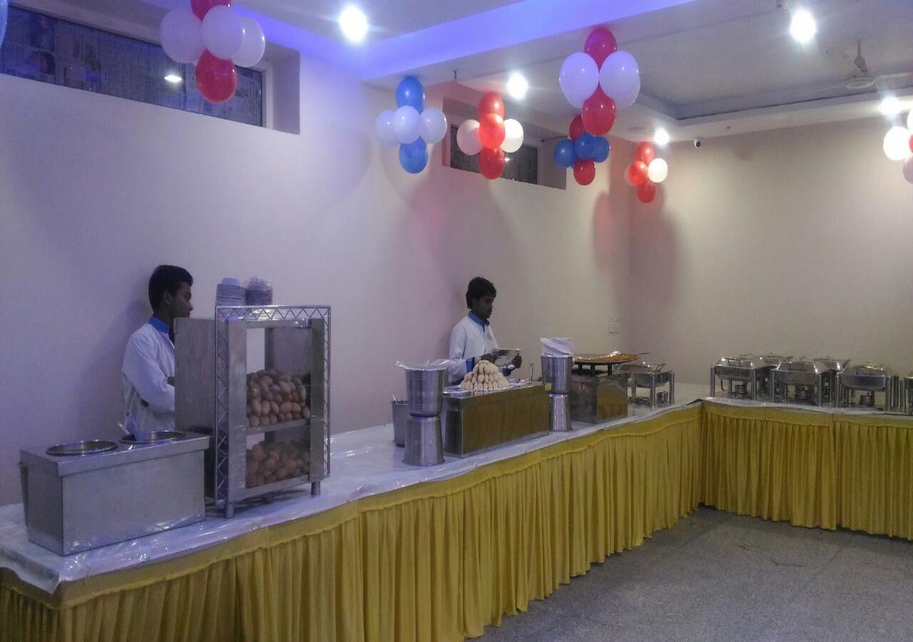 Regal Hotel And Restaurant Mathura Esterno foto