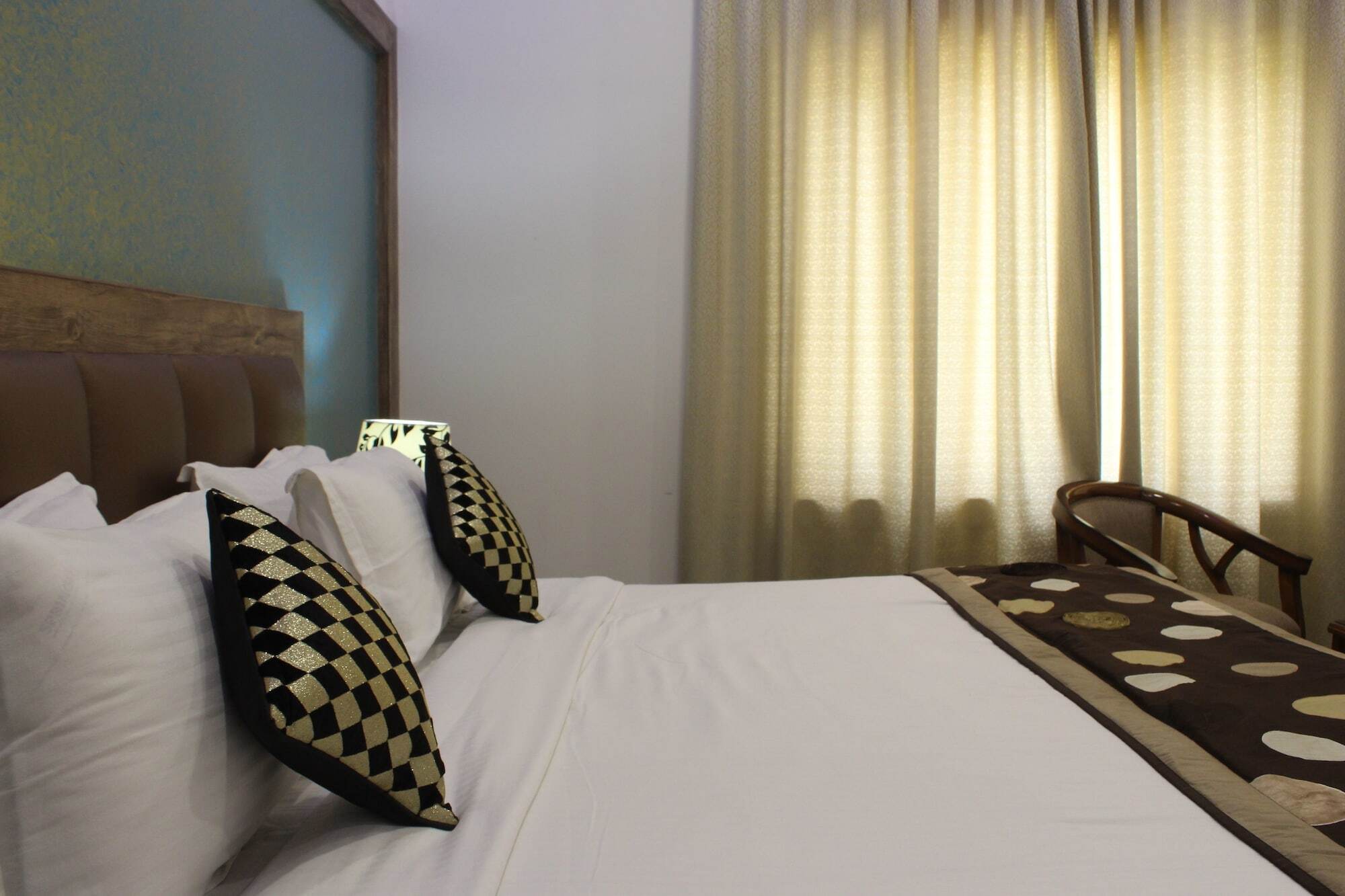 Regal Hotel And Restaurant Mathura Esterno foto